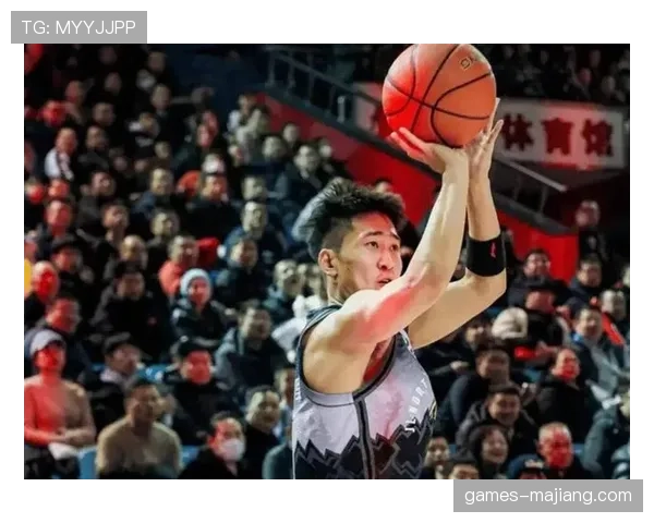 姜伟泽40.7%三分命中率稳定,吉林外线火力依赖其发挥 姜伟泽40.7%三分命中率稳定,吉林外线火力依赖其发挥